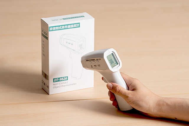 非接触型体温計の写真